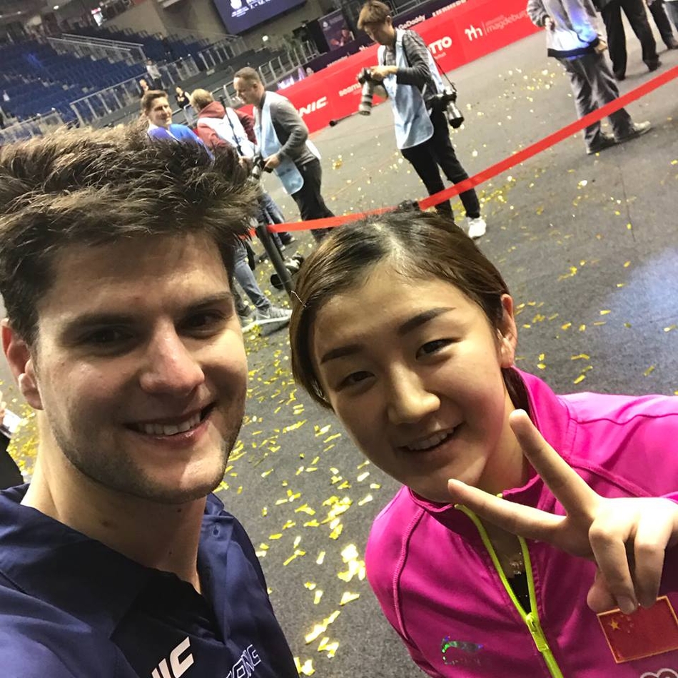 包含英国乒乓球队完胜德国乒乓球队，奥恰洛夫制霸全场的词条
