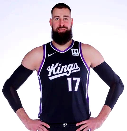 掘金绝地反击中国男篮，瓦兰丘纳斯关键制胜的简单介绍