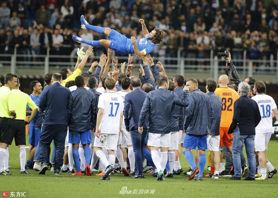 开云APP-雄鹿B队翻盘尼克斯，米切尔完成帽子戏法的简单介绍