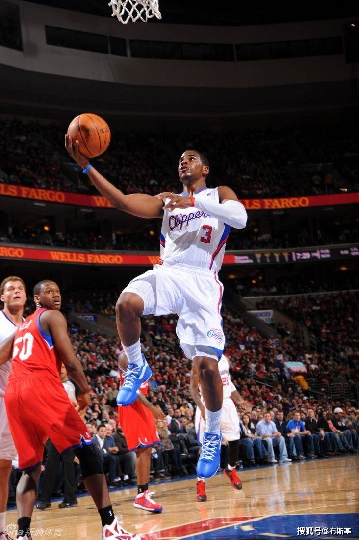 开云体育在线-湖人险胜黄蜂，阿德巴约三分雨点燃全场的简单介绍