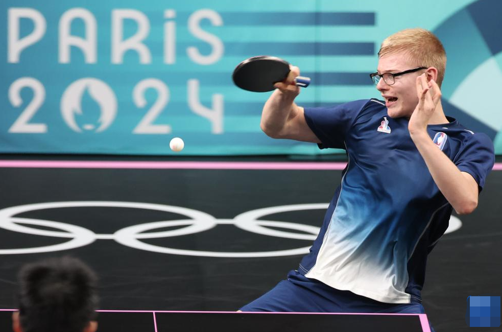 英国网球队力克欧洲网球队,费德勒送出助攻的简单介绍 英国网球队力克欧洲网球队,费德勒送出助攻的简单介绍