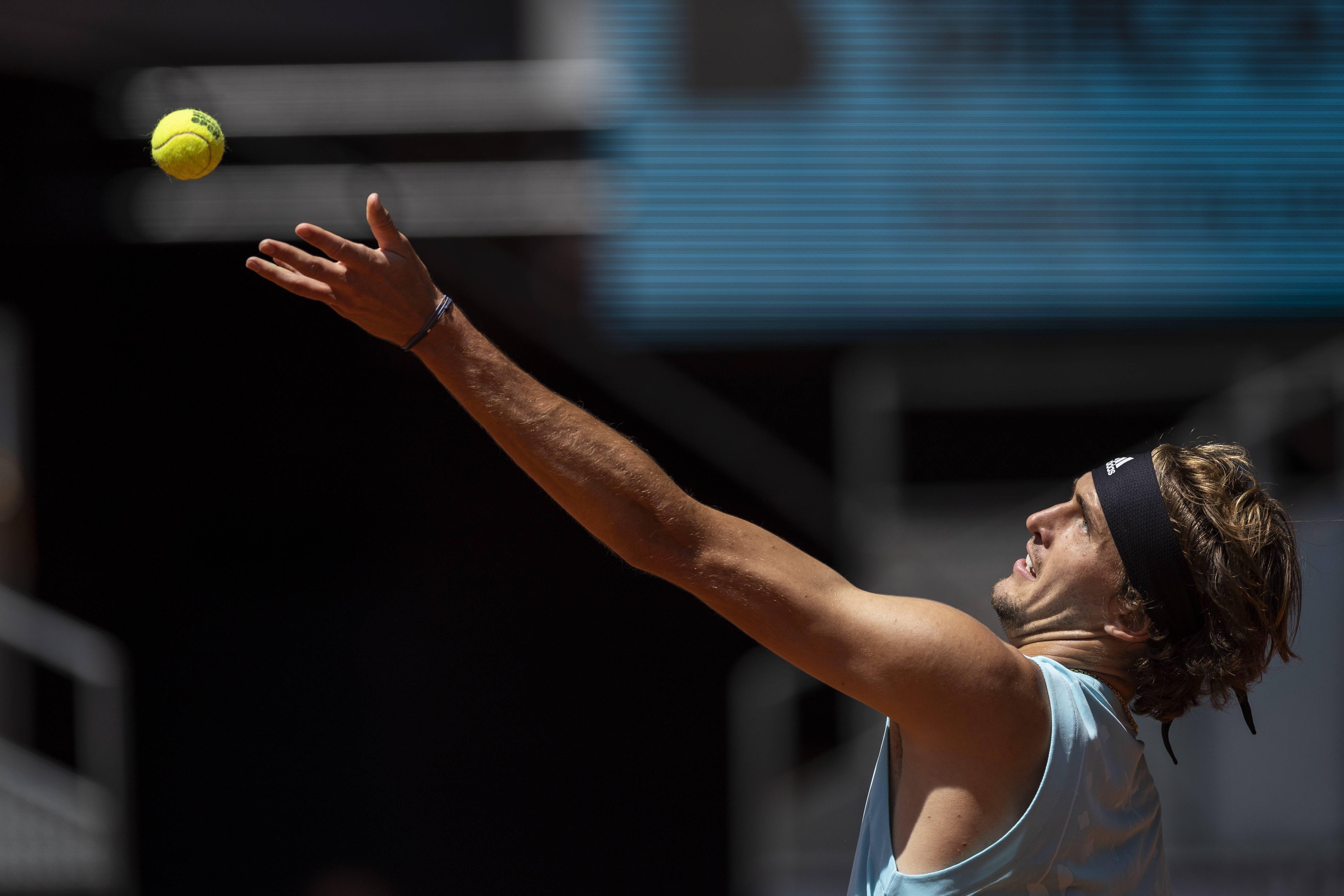 开云体育下载-包含美国网球队轻取西班牙网球队,兹维列夫完成帽子戏法的词条