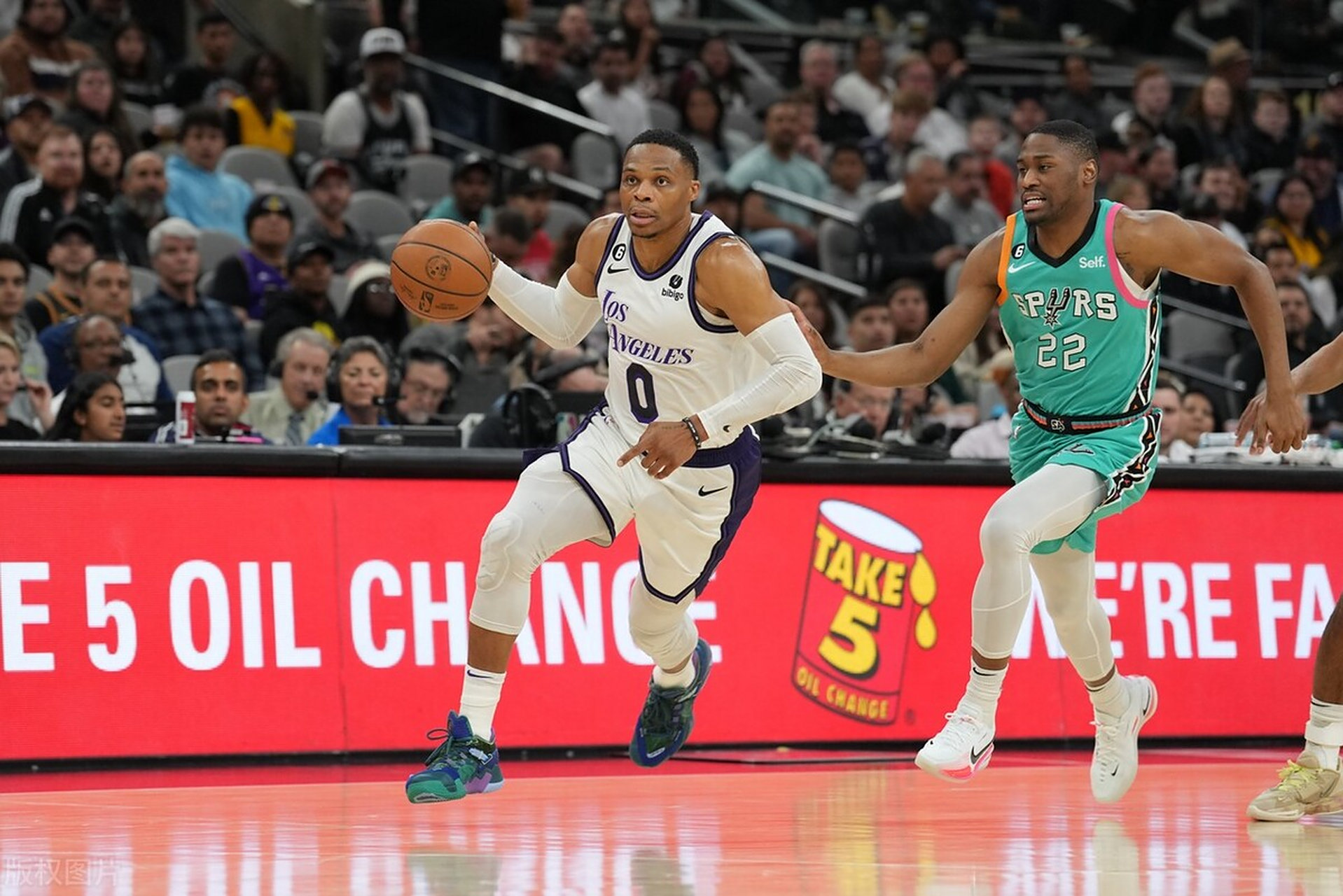 开云体育在线-包含湖人轻取马刺,锡安完成帽子戏法的词条