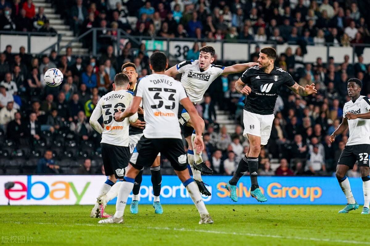 伯恩茅斯球员伤退，难敌沃特福德的简单介绍