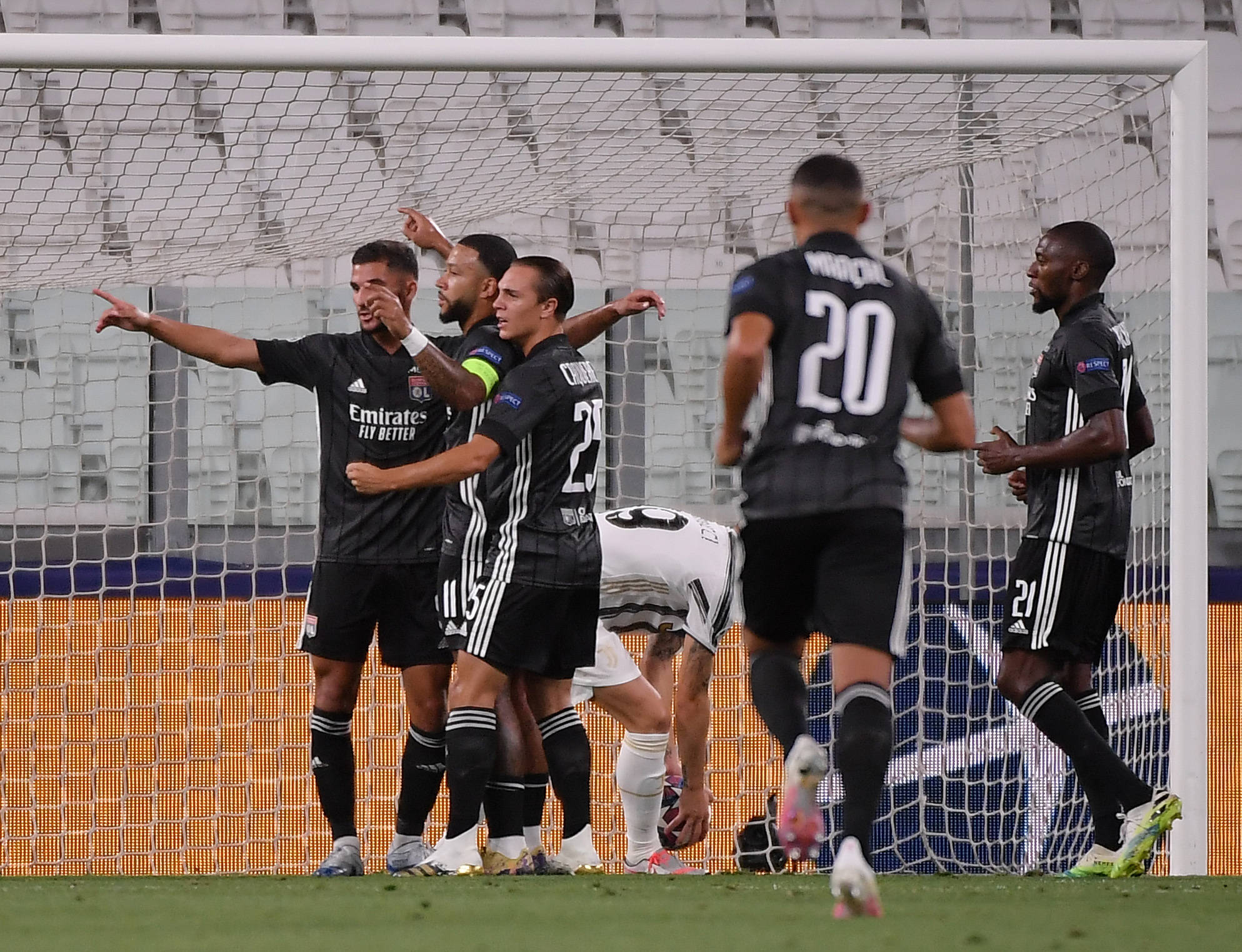 开云体育直播-里昂队未能晋级，吞下苦果再度离场的简单介绍