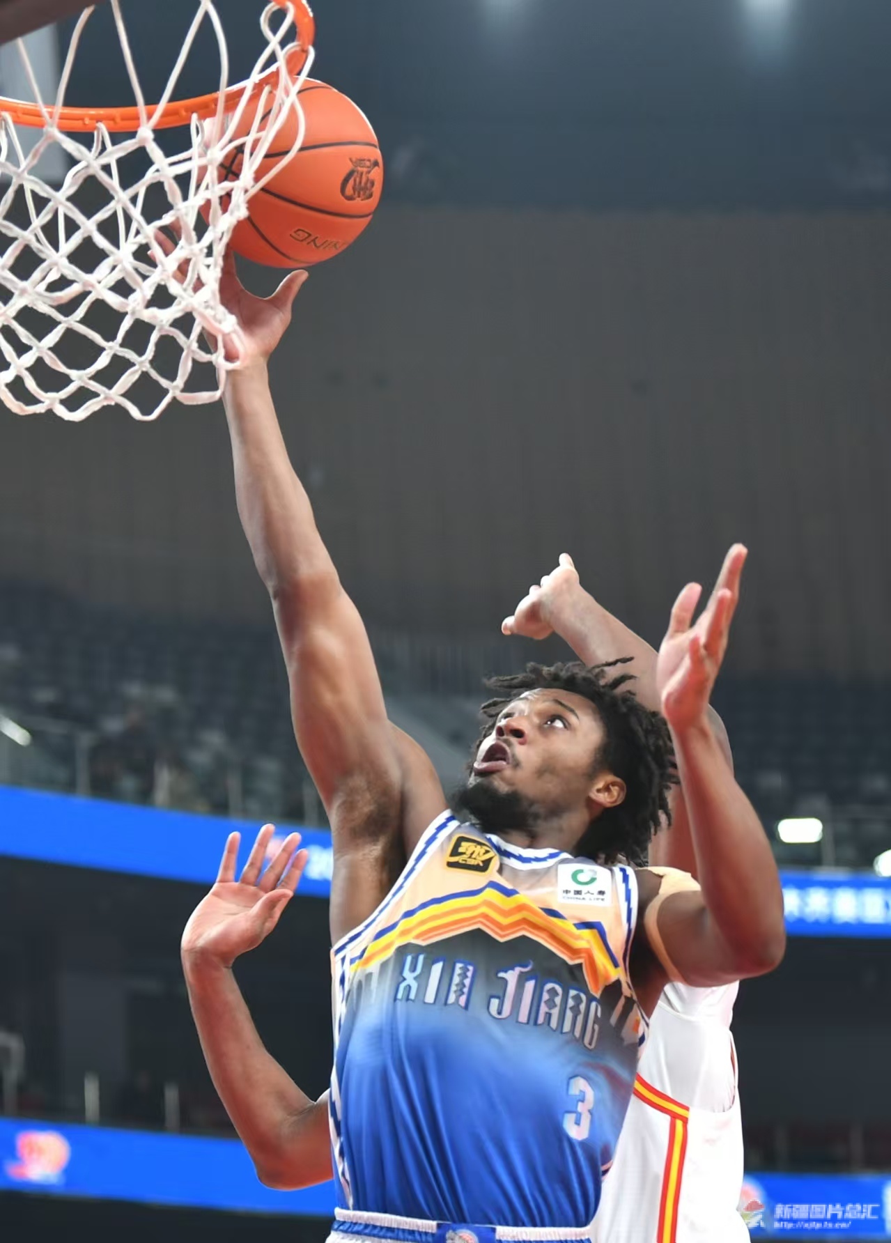 开云体育登录-新疆男篮主场大胜，完美获胜