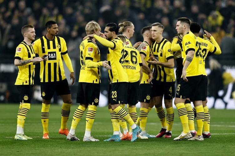 开云体育app-多特蒙德阵中新援助攻破门，助球队跻身德甲前列的简单介绍