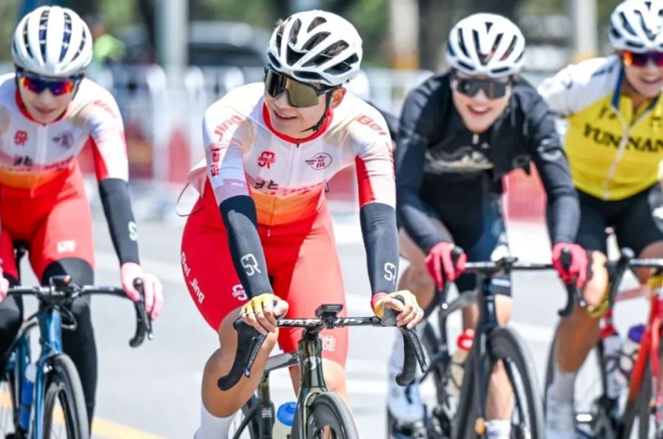开云体育-包含自行车女子公路赛激烈角逐，荷兰选手速度夺冠！的词条