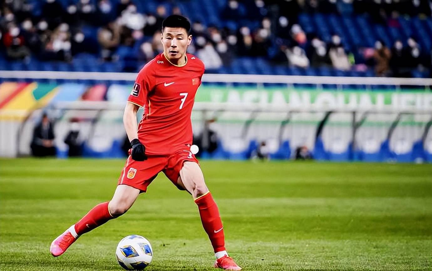 开云APP-关于亚洲豪门交锋，足球新星崭露头角的信息