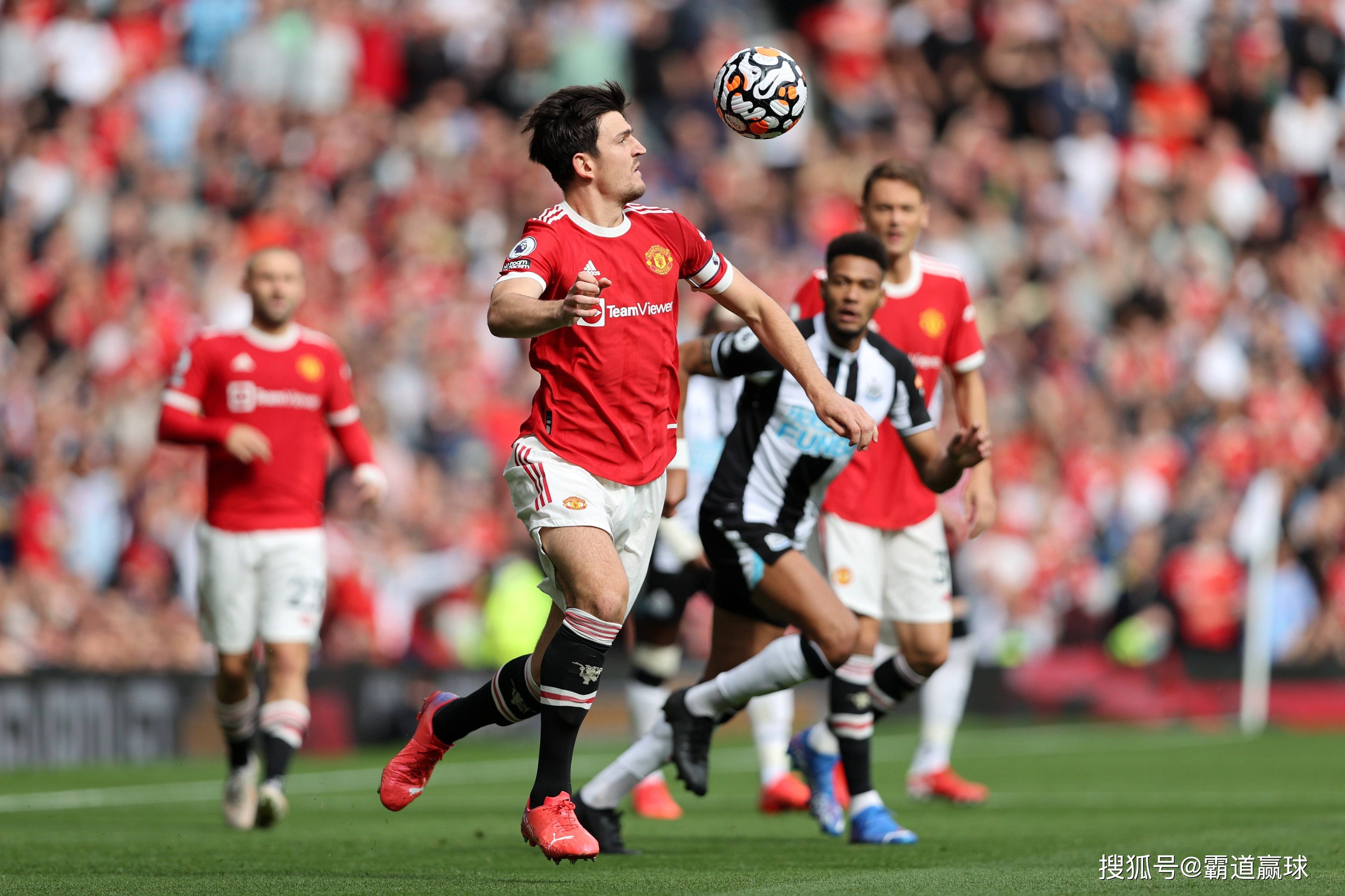 曼联险胜晋级，淘汰赛名额保卫战的简单介绍