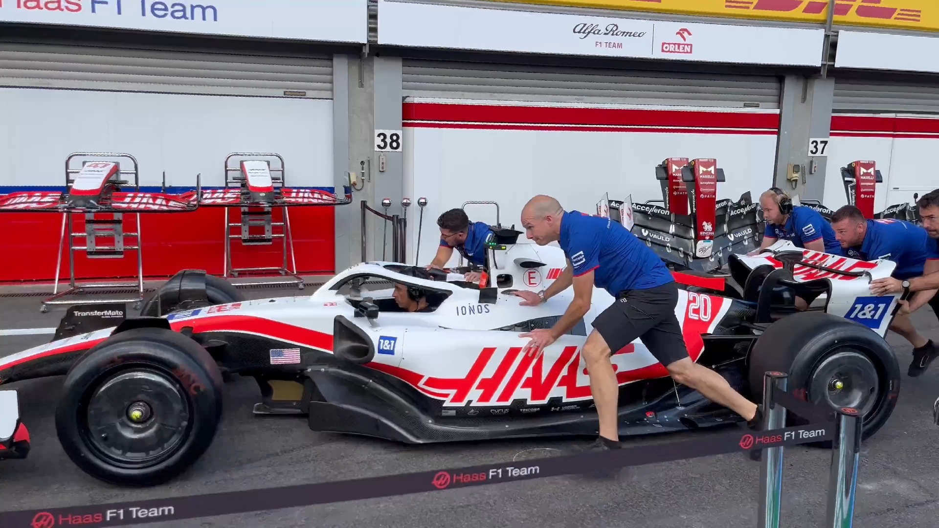 关于哈斯车队鏖战威廉姆斯，皮亚斯特里惊艳四座的信息