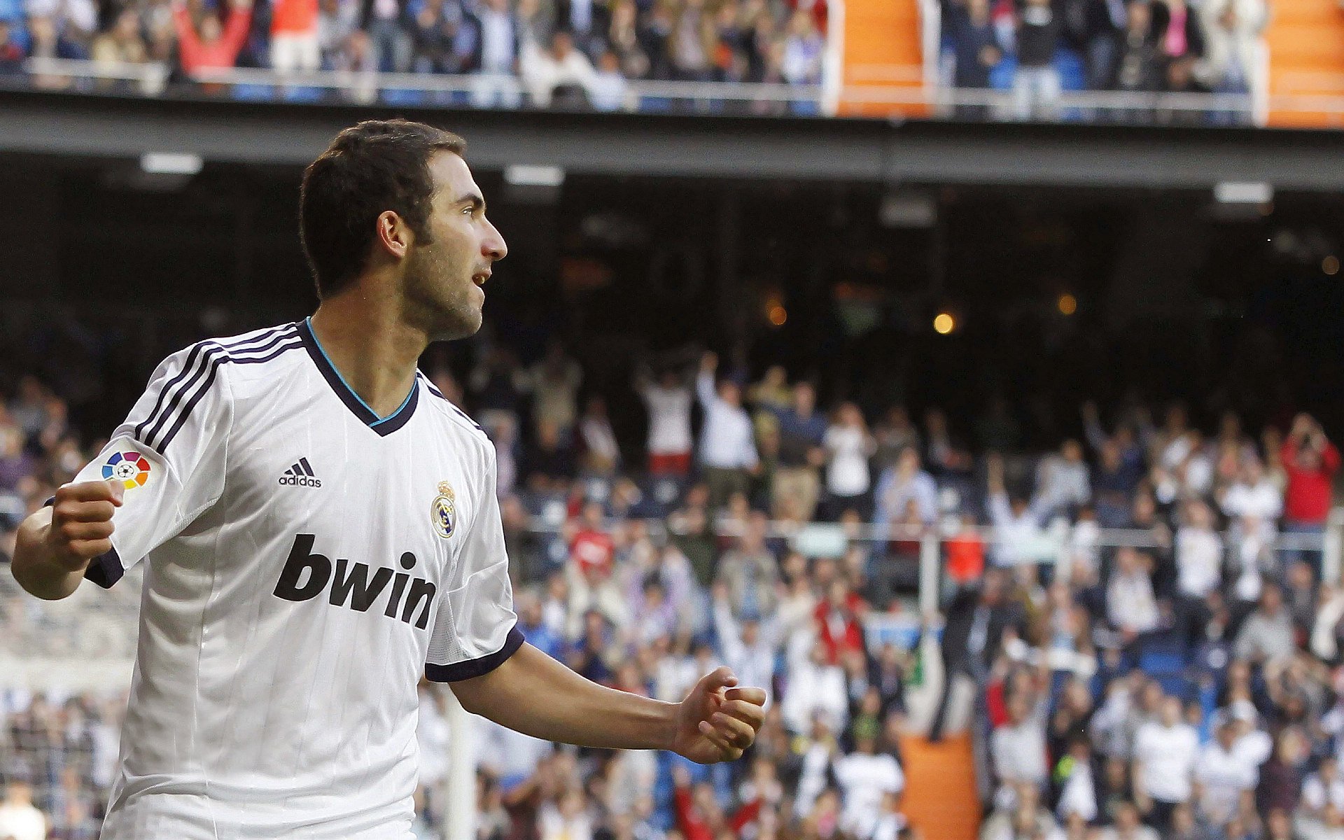 世界杯之夜，帕尔默末节接管比赛